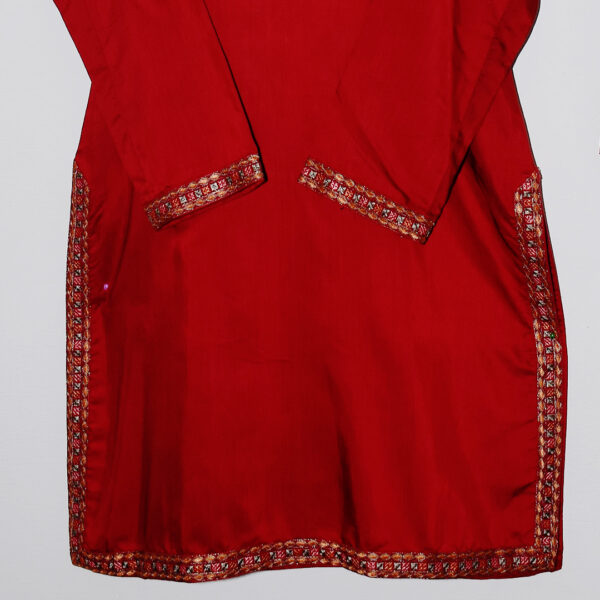 Elegant Maroon Viscose Kurta with Embellished Details - Image 2